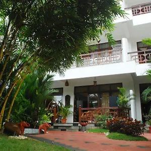 https://chakra-ayurvedic-resort-kovalam.kerala-hotels.net